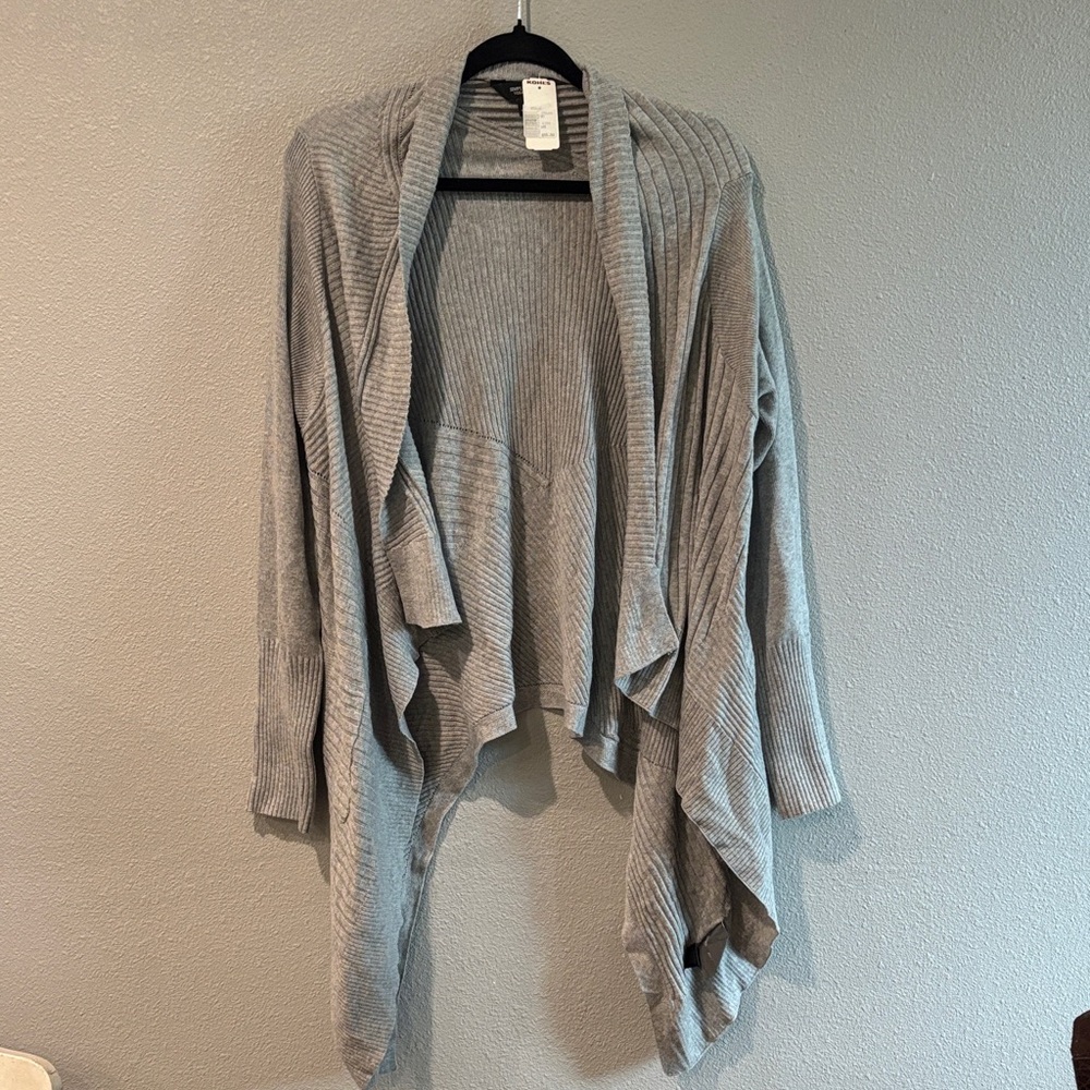 Last chance! Simply Vera Vera Wang Light Gray Draped Cardigan